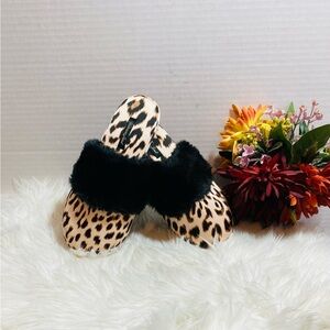 NWOT Victoria Secret Leopard Print Slippers SZ-Small